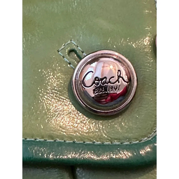 Vintage Coach Green Patent Leather Pat Groovy Shoulder Bag - Picture 8 of 11